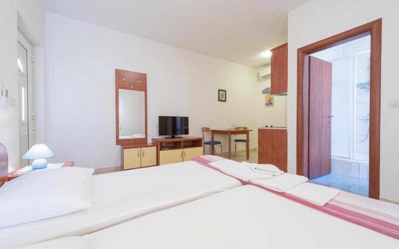 Villa Borna Apartments Dubrovnik Bagian luar foto