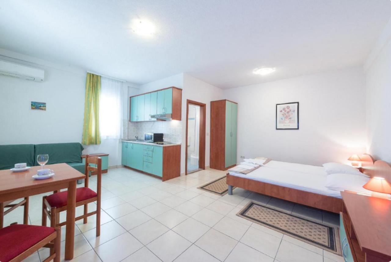 Villa Borna Apartments Dubrovnik Bagian luar foto
