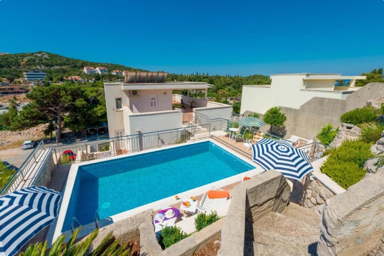 Villa Borna Apartments Dubrovnik Bagian luar foto