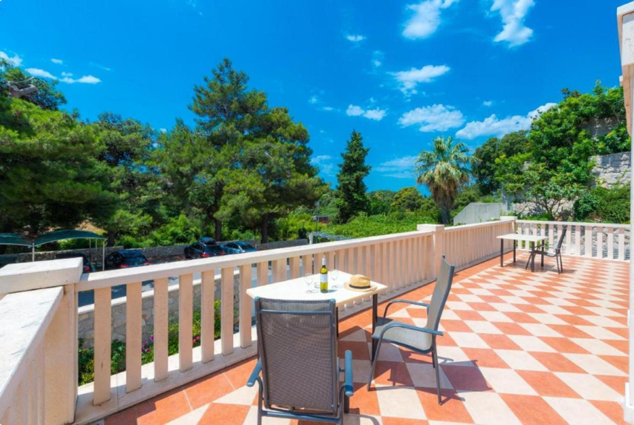 Villa Borna Apartments Dubrovnik Bagian luar foto