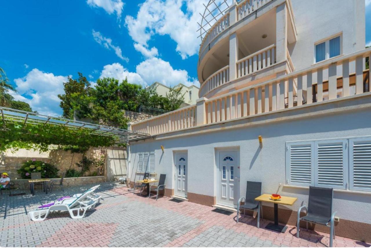 Villa Borna Apartments Dubrovnik Bagian luar foto