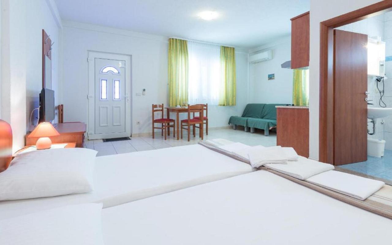 Villa Borna Apartments Dubrovnik Bagian luar foto