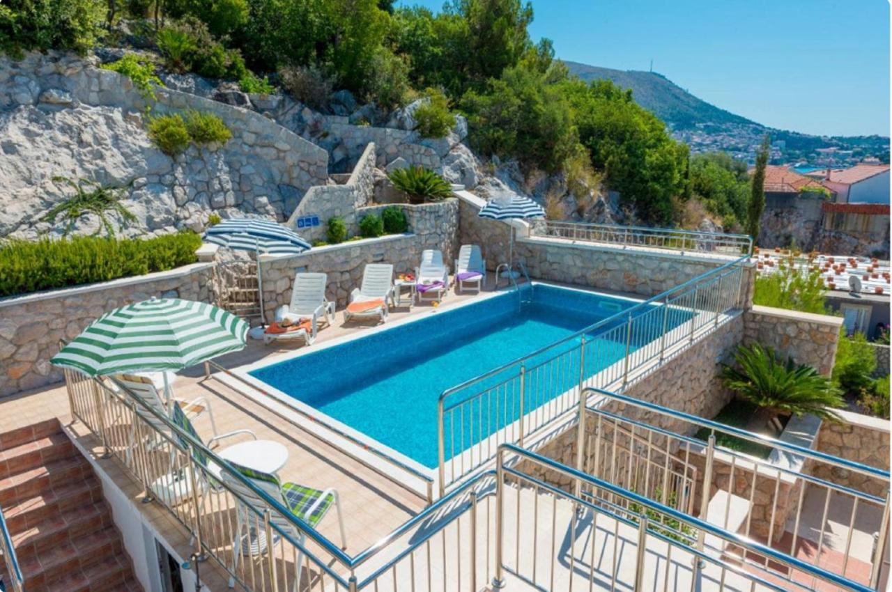 Villa Borna Apartments Dubrovnik Bagian luar foto